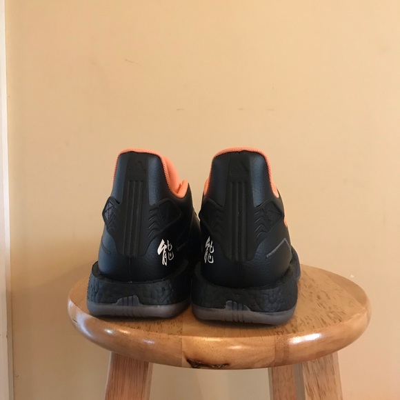 Adidas - Picture 3 of 6